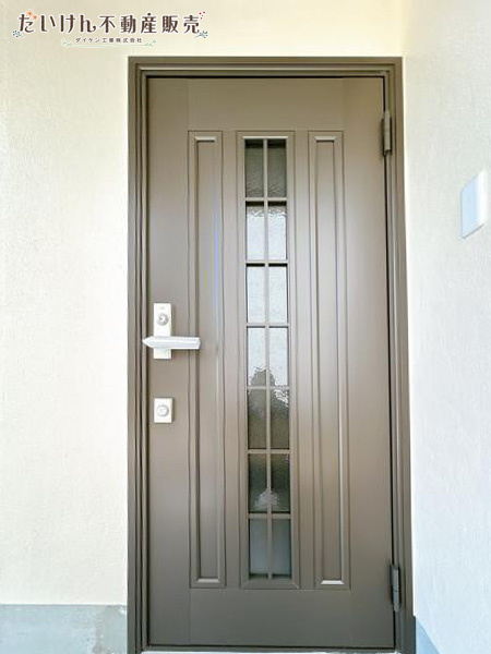 神戸市西区伊川谷町有瀬　中古戸建の玄関