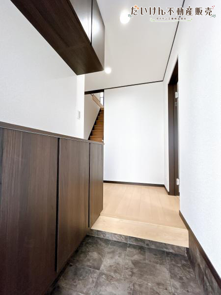 神戸市西区伊川谷町有瀬　中古戸建の玄関