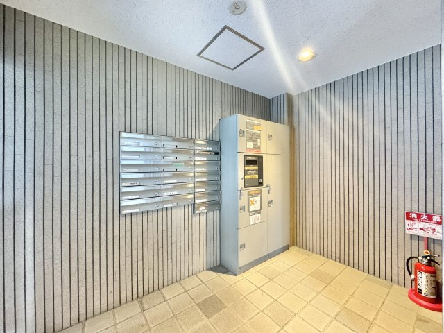 ネオステージ東浜松壱番館のその他共用部分|宅配ボックス完備で、荷物の受け取りも安心です。