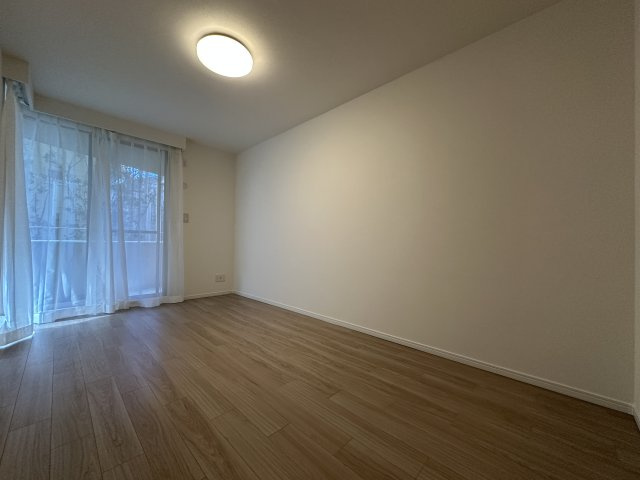 ネバーランド舞子の洋室