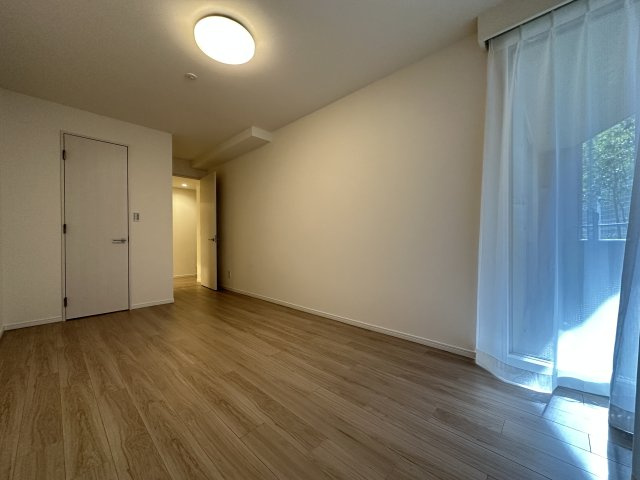 ネバーランド舞子の洋室