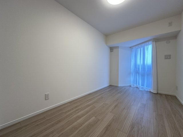 ネバーランド舞子の洋室