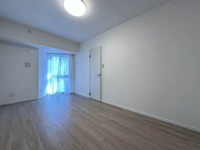 ネバーランド舞子の洋室