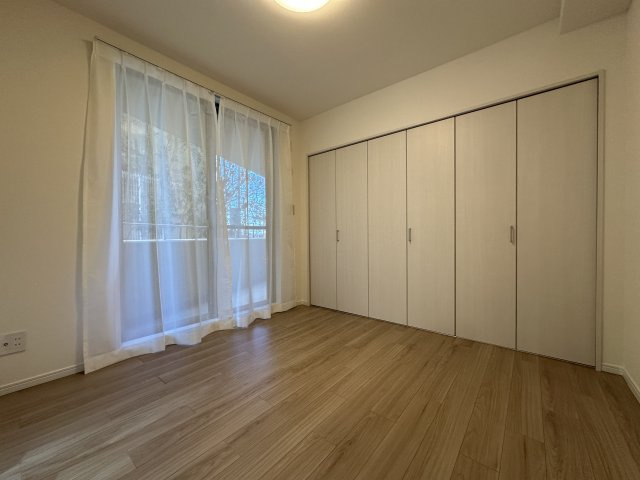 ネバーランド舞子の洋室