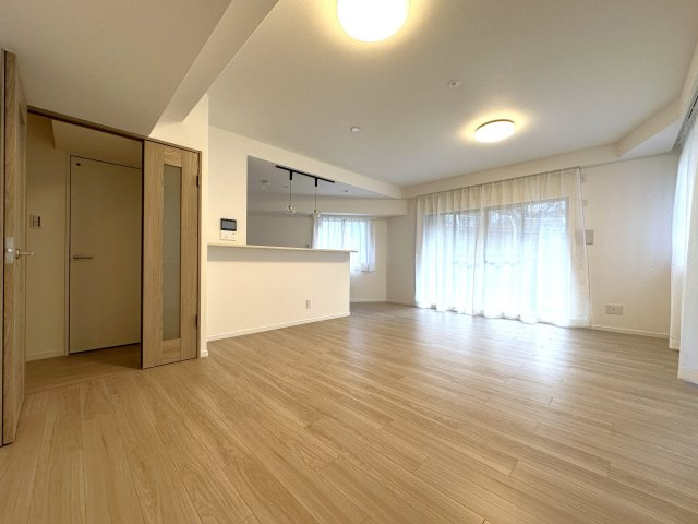 ネバーランド舞子の居間・リビング