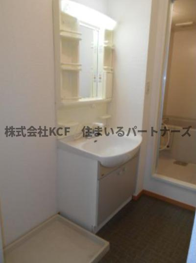 セジュールよあけの洗面所|ゆったりとスペースのある洗面所