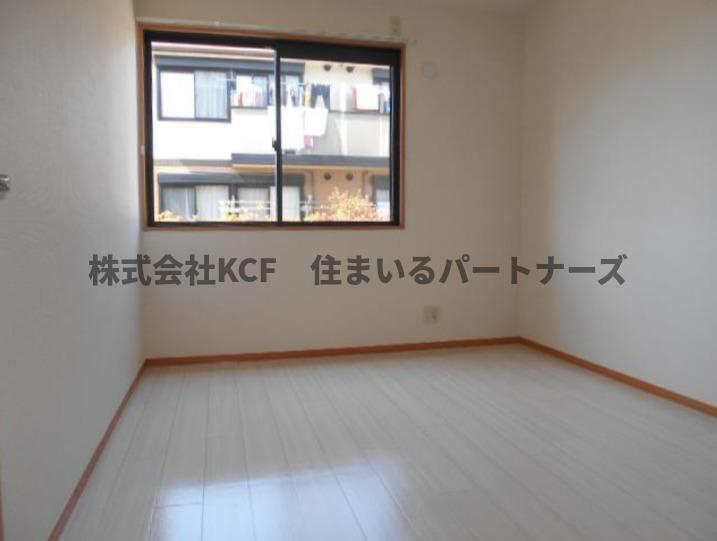 セジュールよあけの寝室|ゆったり過ごせる居間です