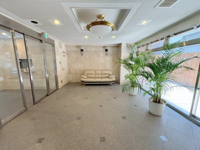 リーガル新大阪駅前のロビー