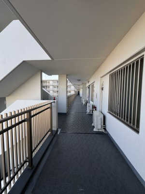 【その他】 | ルネ川口アグリア | 共用廊下になります。
管理が行き届いており大変きれいです。