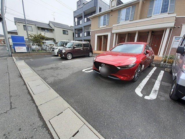 ベルラストーレの駐車場|カースペースがあります
