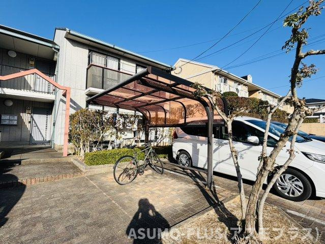 ラフォーレ原田Fの駐車場|別号室タイプ