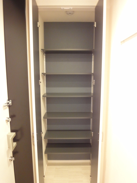 カリヨン西嶺の内装|室内洗濯機置場