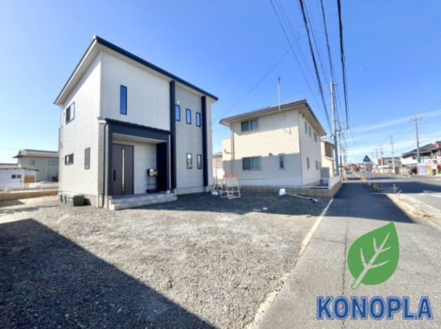 【中古戸建】足利市葉鹿町の外観|■外観｜外構や植栽の計画次第で自分好みにアレンジできる余白があり、住みながら楽しめる住まいです♪