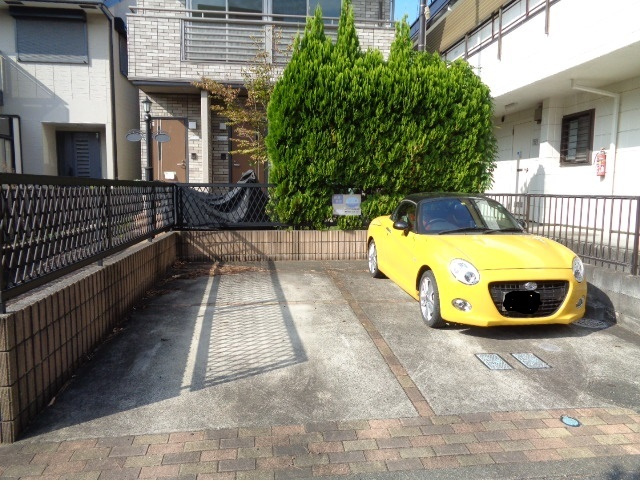 テラス桜の駐車場
