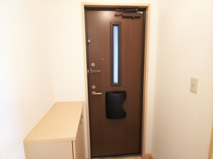 テラー・ウエスト新芦屋の玄関