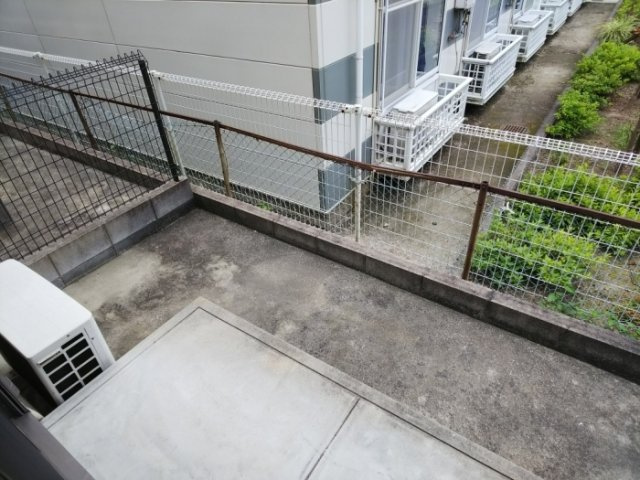 テラー・ウエスト新芦屋のバルコニー