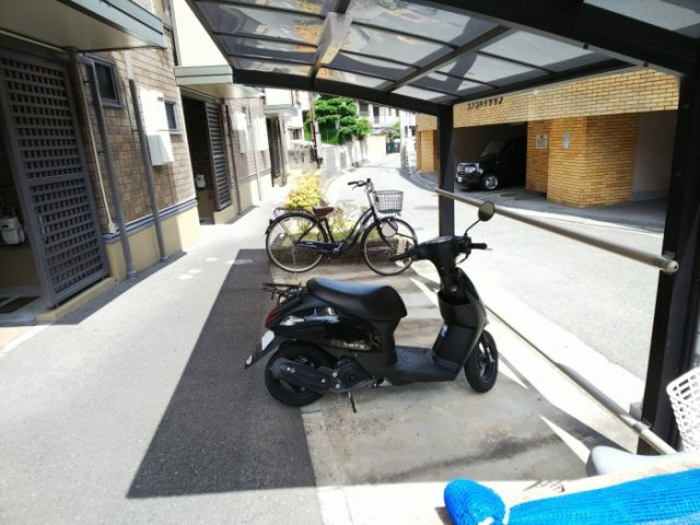 テラー・ウエスト新芦屋のエントランス