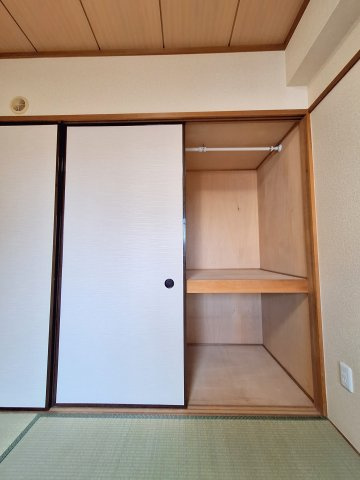 サンライズ高地の内装|★和室押入★