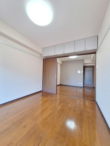 サンライズ高地の寝室|★洋室６帖★