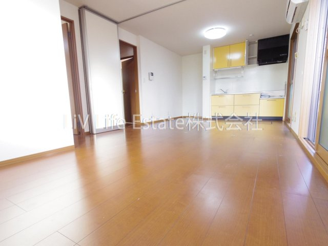 ローズコート美園の居間・リビング