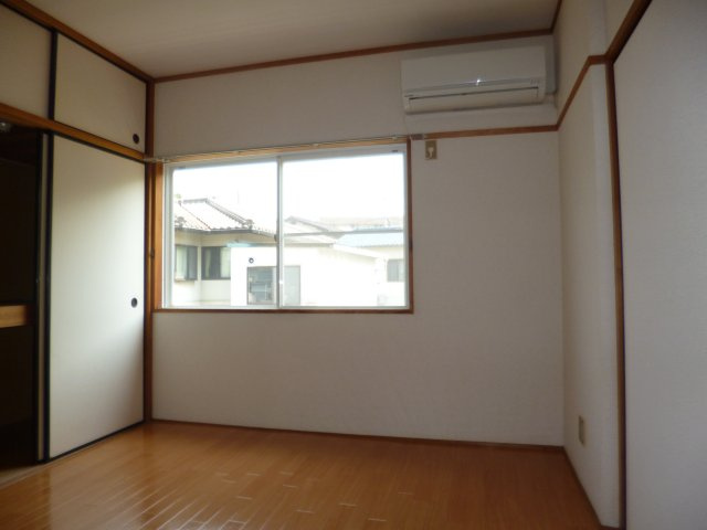 ビバリーガーデン大島Aの洋室