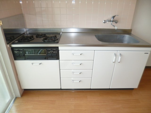 ビバリーガーデン大島Aのキッチン