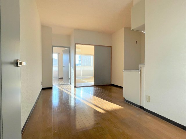 さいたま市桜区西堀２丁目の賃貸マンションの居間・リビング|おしゃれなリビングです