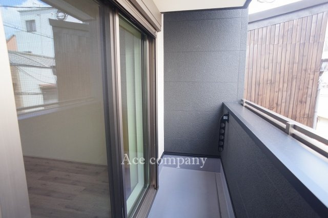 【バルコニー】 | 東大阪市足代3丁目 | バルコニーは2階と3階にあります☆ともに東向き☆こちら2階のバルコニーは水栓完備です☆