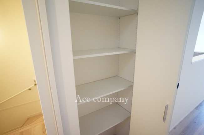 【収納】 | 東大阪市足代3丁目 | リビングドア入ってすぐにある収納です♪