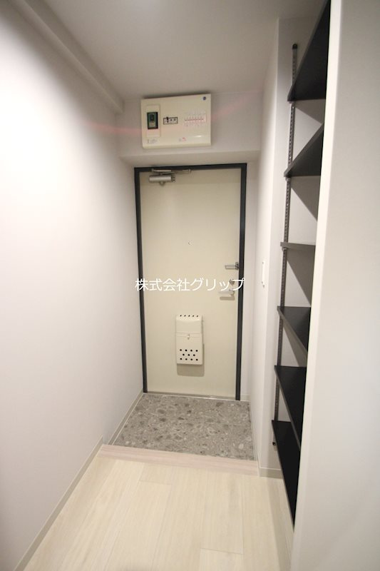 ホーユウパレス根岸Ⅱの玄関