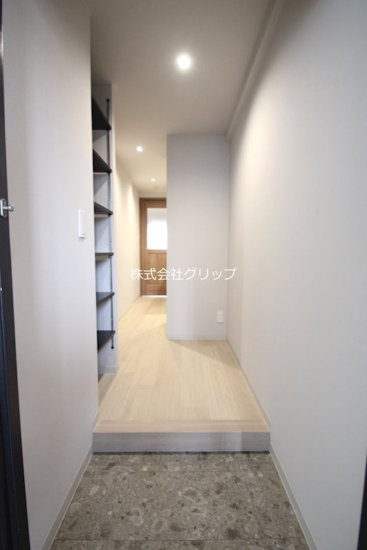 ホーユウパレス根岸Ⅱの玄関