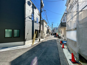 【前面道路含む現地写真】 | 現在建築中！
2026年2月9日撮影