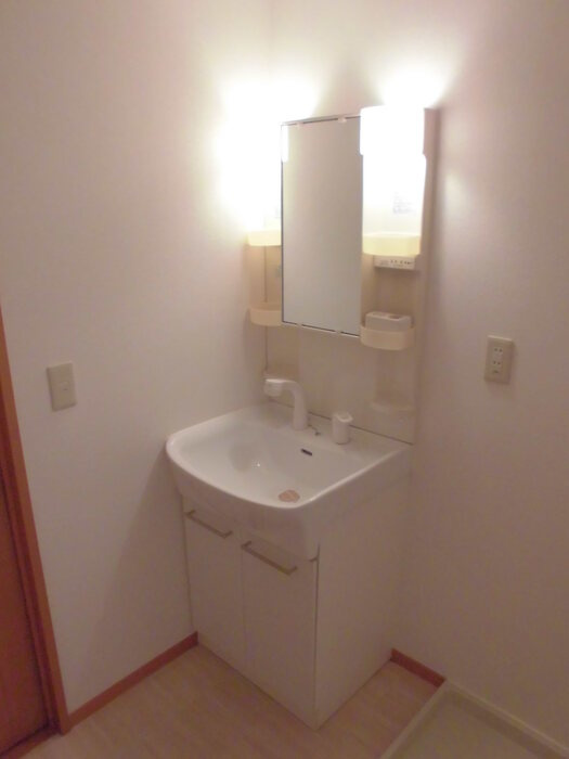 コートドール海老ノ丸 A棟の独立洗面台|洗髪洗面化粧台