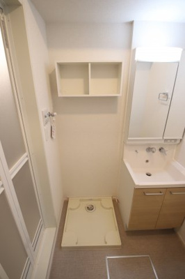 【設備】 | サンプラザ金剛 | 室内洗濯機置場