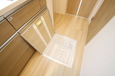 【収納】 | サンプラザ金剛 | 床下収納