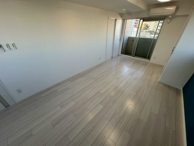 グランメール稲葉町の居間・リビング