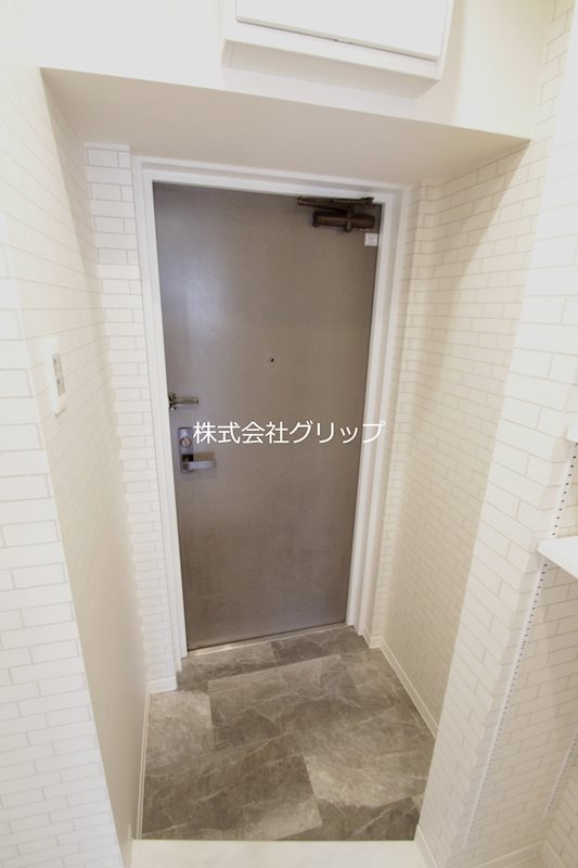 パーク・ノヴァ横浜吉野町の玄関