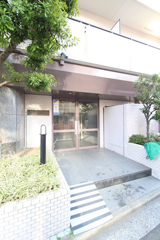 パーク・ノヴァ横浜吉野町のエントランス