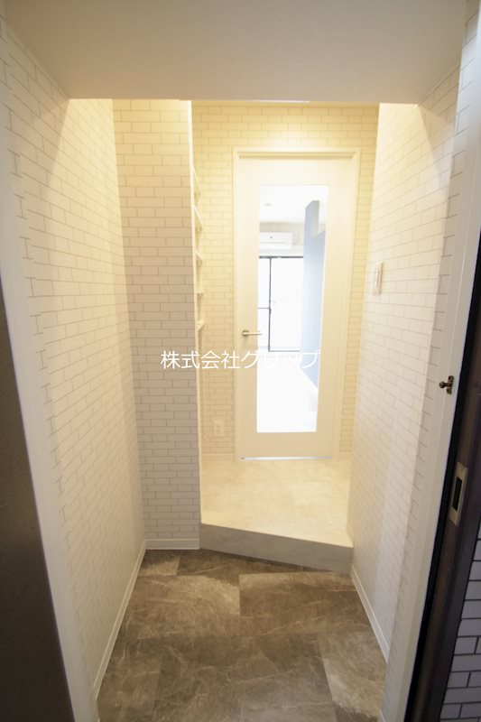 パーク・ノヴァ横浜吉野町の玄関