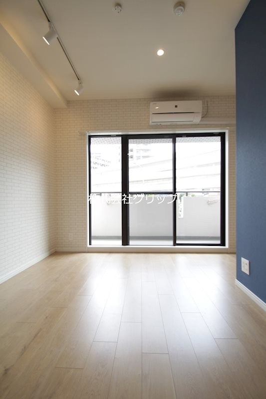 パーク・ノヴァ横浜吉野町の居間・リビング