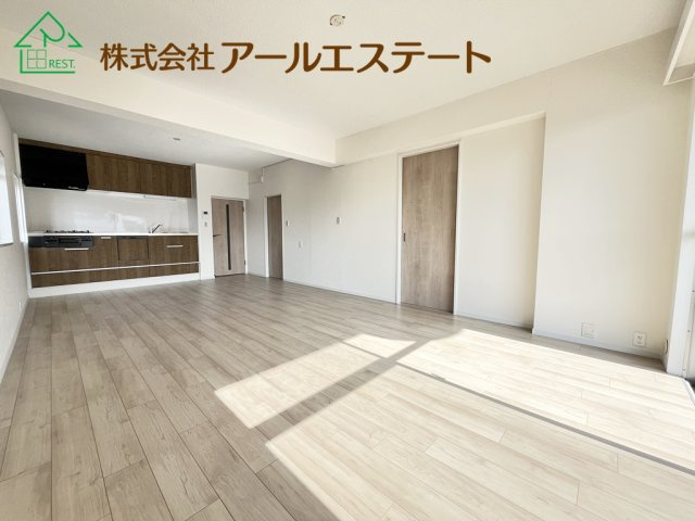 第二恵美酒マンション　　山陽電鉄「亀山駅」徒歩5分の居間・リビング