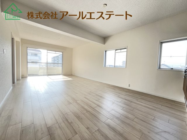 第二恵美酒マンション　　山陽電鉄「亀山駅」徒歩5分の居間・リビング