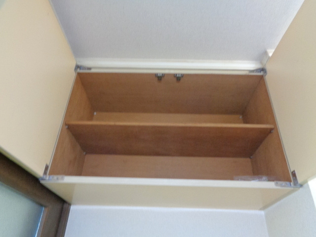 シティハイム　コーポ鯨の収納