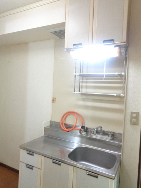 シティハイム　コーポ鯨の居間・リビング