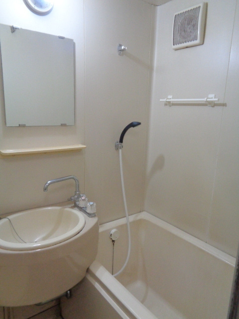 シティハイム　コーポ鯨の浴室