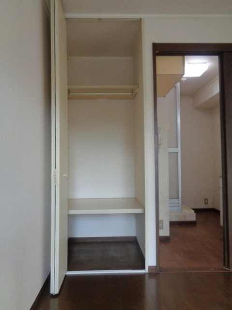 シティハイム　コーポ鯨の収納