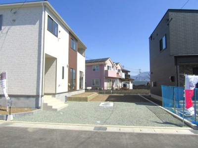 【庭】 | クレイドルガーデン中央市成島第1　3号棟 | お庭が付いています