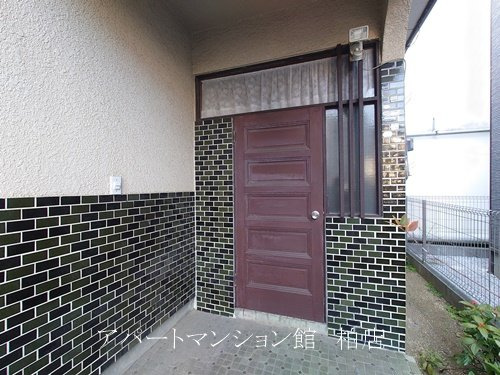 松戸市根木内戸建の玄関