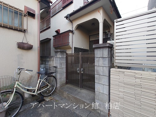 松戸市根木内戸建のエントランス