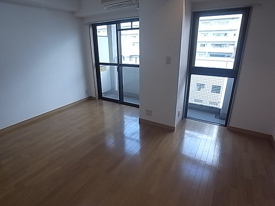 セルフィーユ六甲の洋室